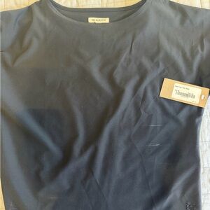 Albion women’s  black Short Sleeve Tee